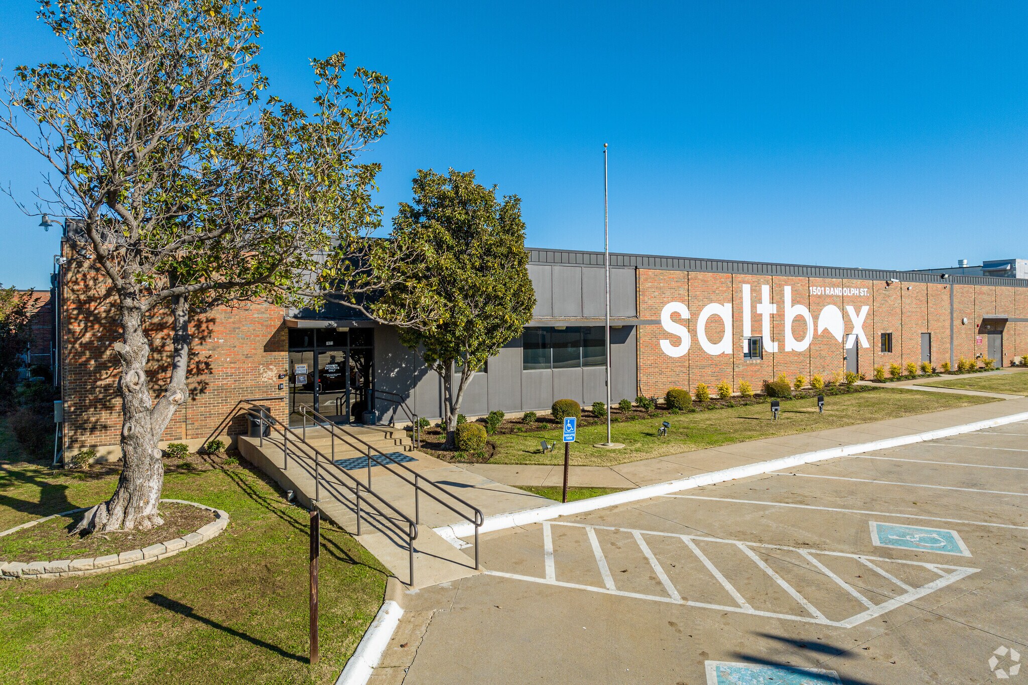 1501 Randolph St, Carrollton, TX for lease Primary Photo- Image 1 of 24