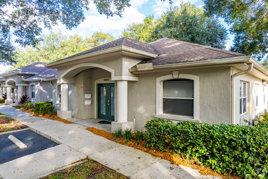 2909 Busch Lake Blvd, Tampa, FL 33614