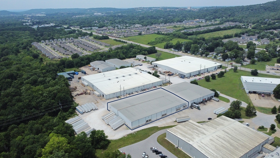 1645 S Industrial Pl, Fayetteville, AR for lease - Building Photo - Image 1 of 15