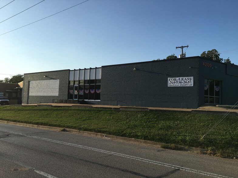 4200 Harry Hines Blvd, Dallas, TX for lease - Building Photo - Image 3 of 5