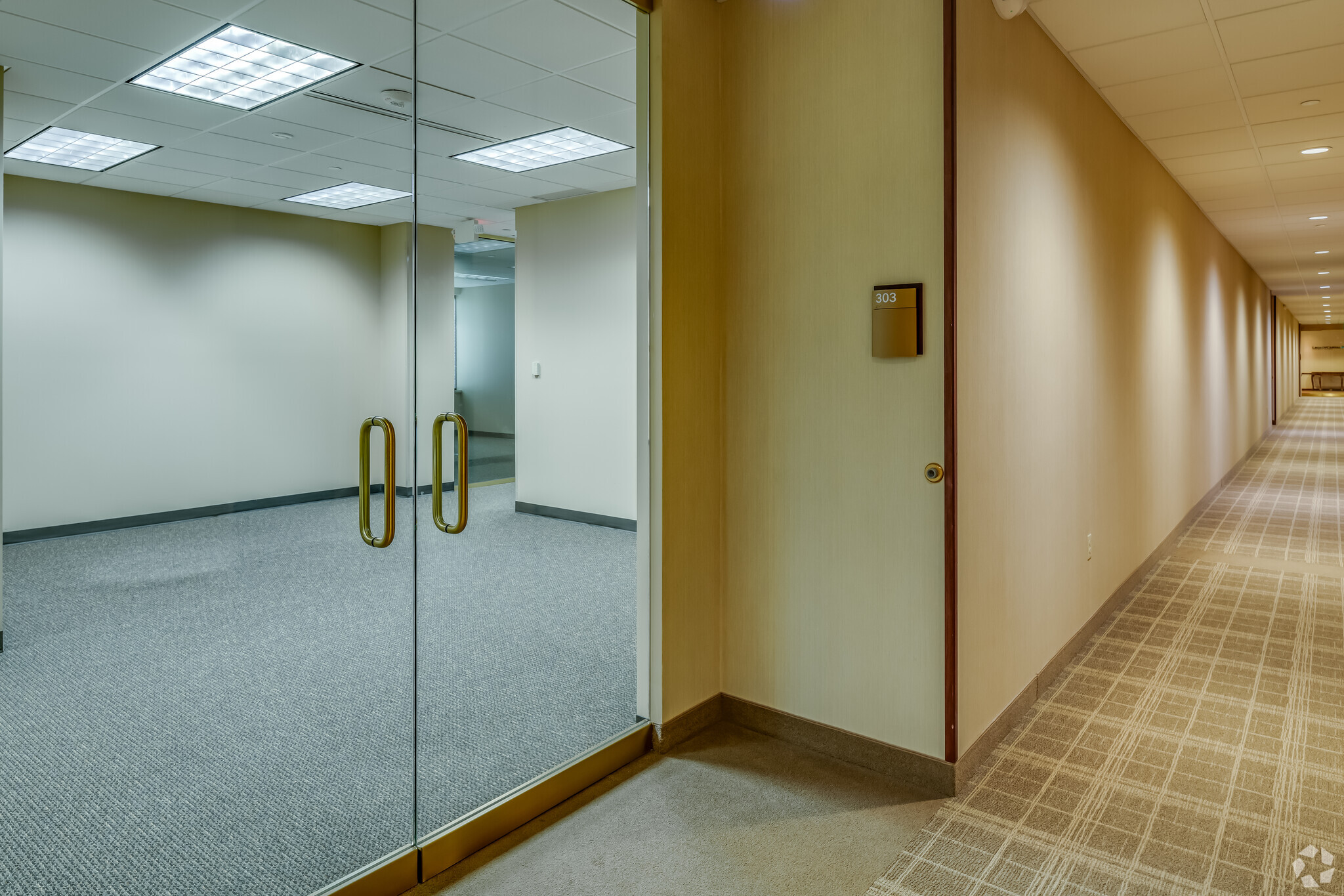 1200 N Mayfair Rd, Wauwatosa, WI for lease Interior Photo- Image 1 of 5