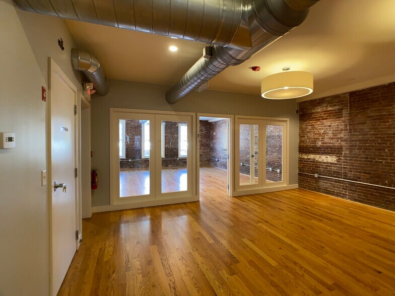 93-97 Clemence St, Providence, RI for lease - Interior Photo - Image 3 of 15