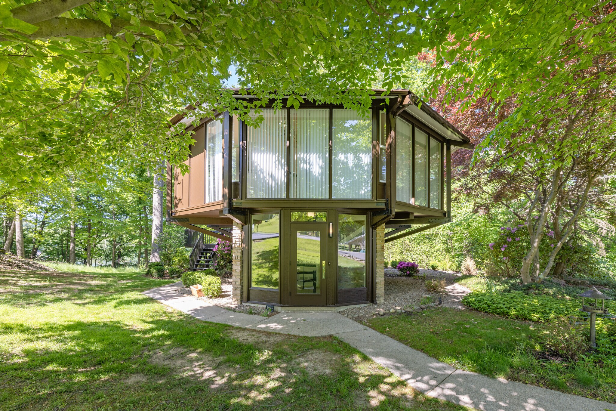 73 Lakeview Dr, Morgantown, WV for sale Primary Photo- Image 1 of 1