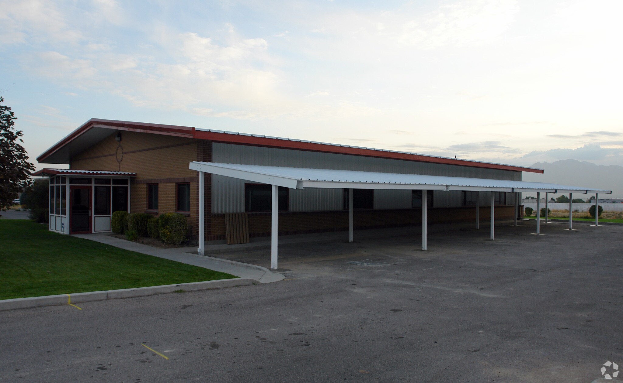 8439 S 4300 W, West Jordan, UT for sale Primary Photo- Image 1 of 1