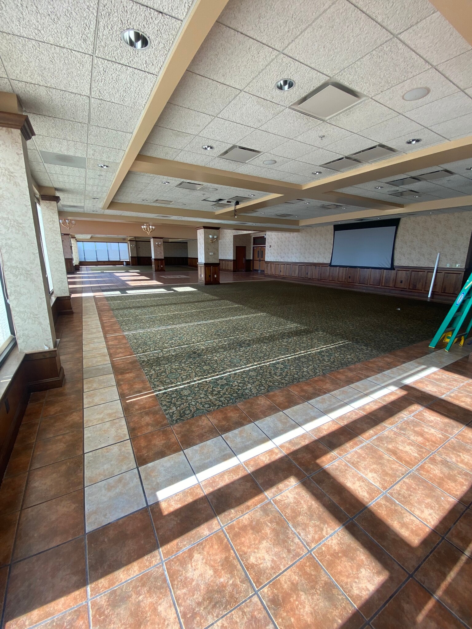 500 W Loockerman St, Dover, DE for lease Interior Photo- Image 1 of 3