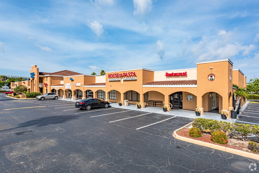 7050 Winkler Rd, Fort Myers, FL for lease - Building Photo - Image 1 of 36