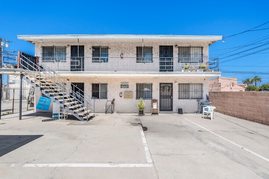 1021 E 12th St, Long Beach, CA for sale - Building Photo - Image 1 of 1