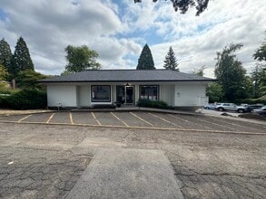 630 B Ave, Lake Oswego, OR for lease Interior Photo- Image 1 of 12