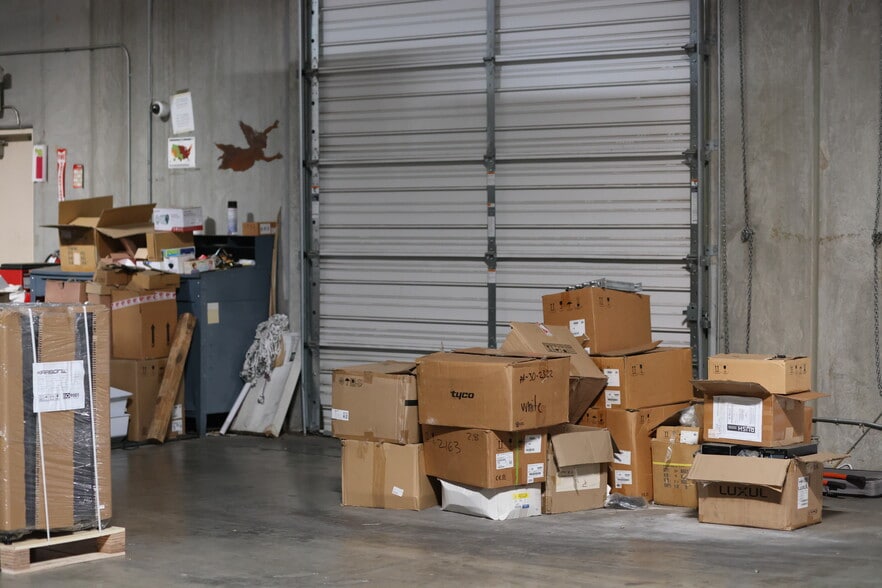 15823 W Monte St, Sylmar, CA for lease - Building Photo - Image 2 of 39