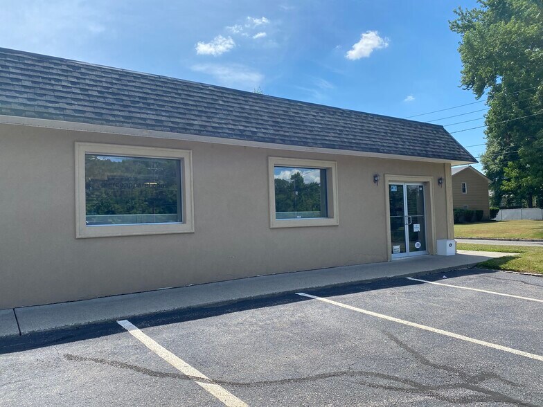 186 Little Falls Rd, Fairfield, NJ 07004