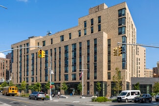 More details for 1725 Village Ln, Far Rockaway, NY - Retail for Lease