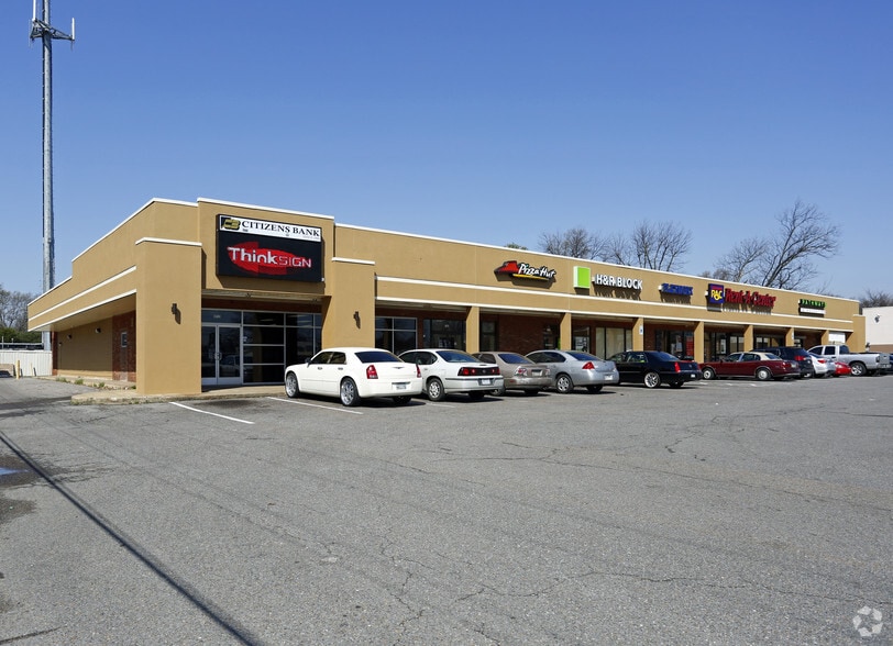 4701-4715 Elvis Presley Blvd, Memphis, TN for lease - Building Photo - Image 1 of 7