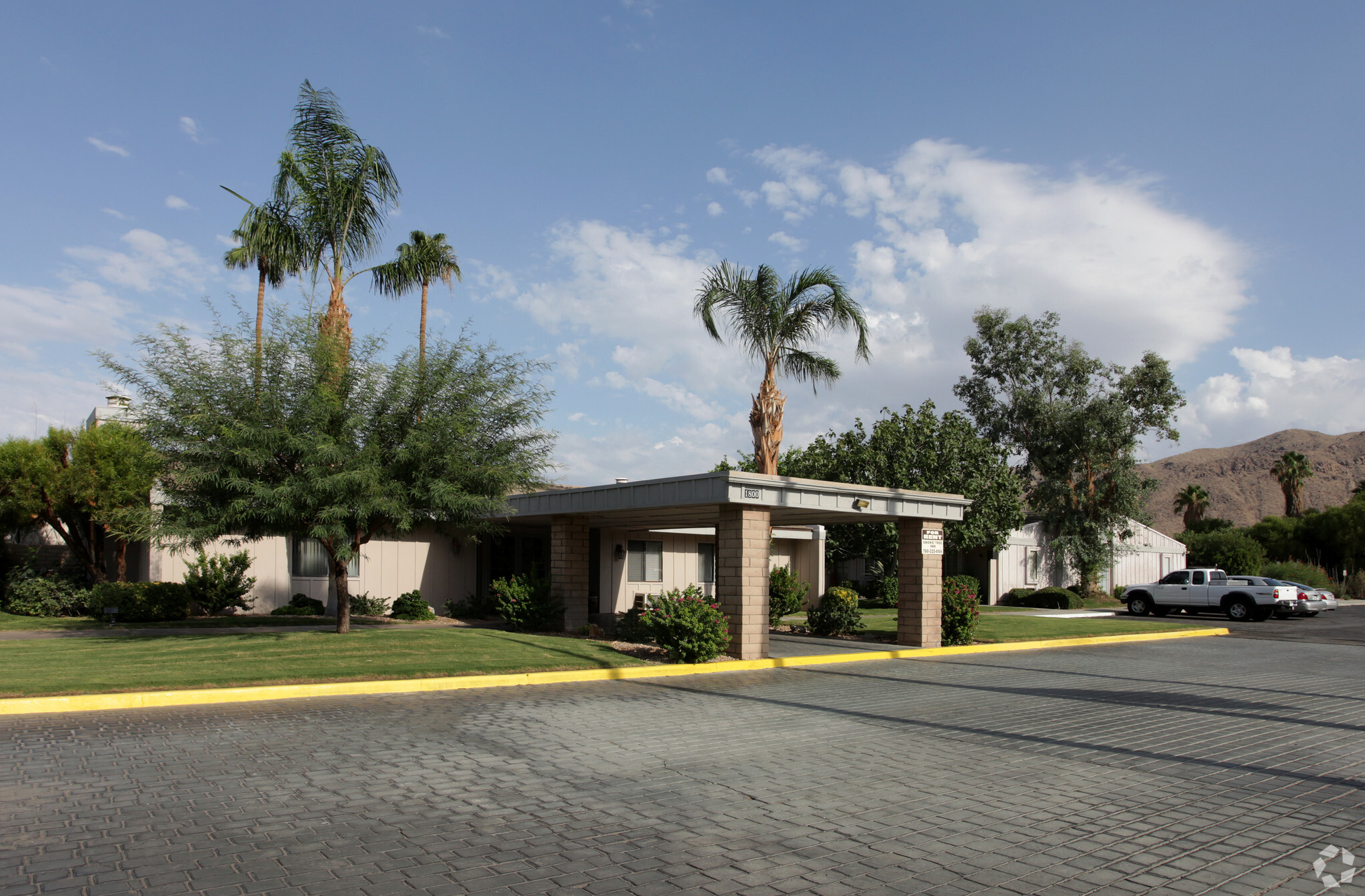 1800 Smoke Tree Ln, Palm Springs, CA for sale Primary Photo- Image 1 of 1