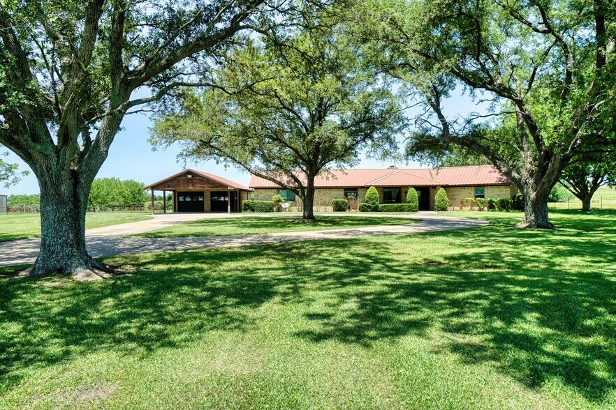 2850 FM 2 Rd, Navasota, TX for sale - Primary Photo - Image 2 of 2