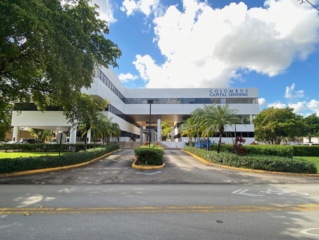 14750 NW 77th Ct, Miami Lakes, FL for lease - Building Photo - Image 2 of 16