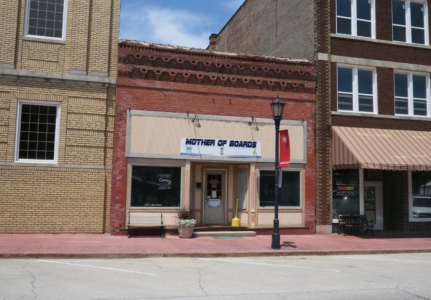 205-207 N Main, Marceline, MO for sale - Building Photo - Image 1 of 1