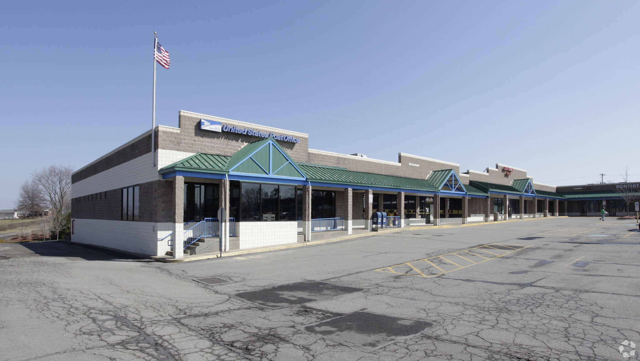 400-650 Penn Lincoln Dr, Imperial, PA for lease Primary Photo- Image 1 of 9