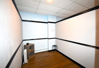 89 E Shore Rd, Manhasset, NY for lease Interior Photo- Image 2 of 5