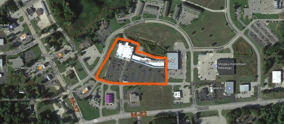 147-193 W River Valley Dr, Newaygo, MI for lease - Building Photo - Image 2 of 11