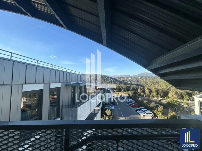 Office in SOPHIA ANTIPOLIS for lease - Building Photo - Image 2 of 10