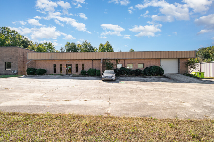 704 Mcway Dr, High Point, NC for lease - Building Photo - Image 2 of 10