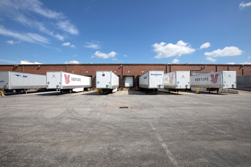 5414 E Front St, Kansas City, MO for lease - Building Photo - Image 3 of 7