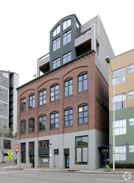 81 Vine St, Seattle, WA for lease - Building Photo - Image 2 of 2