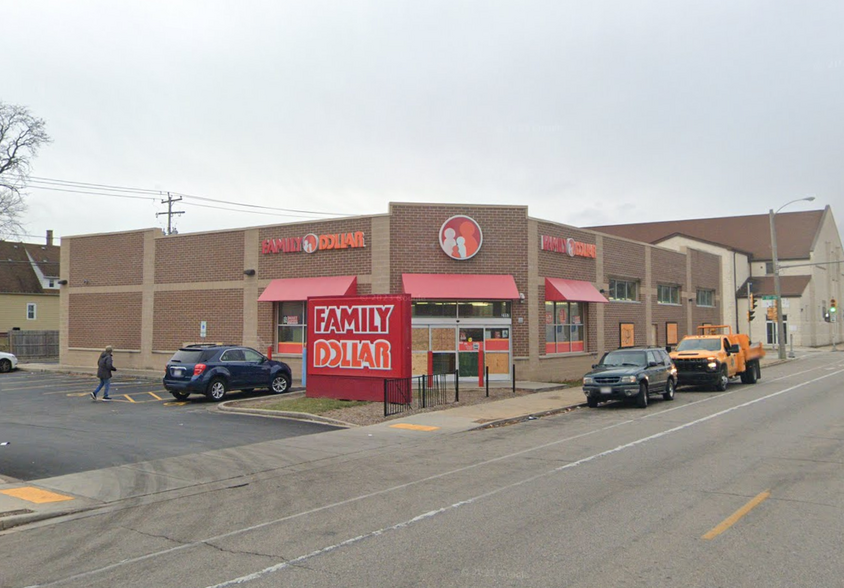 2117 W Center St, Milwaukee, WI for lease - Building Photo - Image 1 of 3