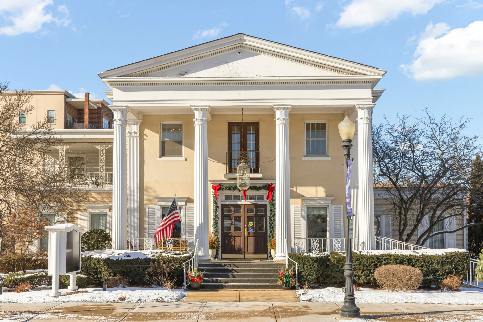 4920 Main St, Downers Grove, IL for lease Building Photo- Image 1 of 3