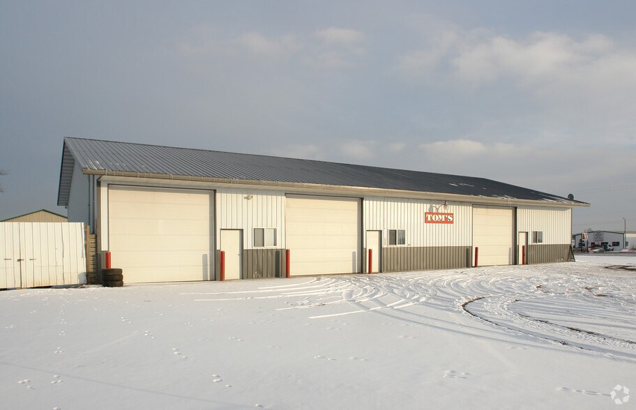 30008 Gunflint Way, Shafer, MN for sale - Primary Photo - Image 1 of 1