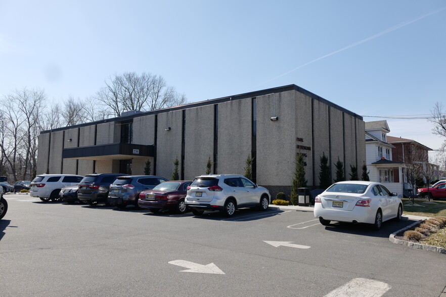 236 E Westfield Ave, Roselle Park, NJ for sale - Building Photo - Image 1 of 1