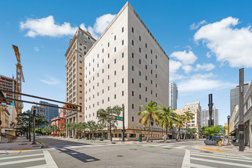 111 NE 1st St, Miami, FL for lease - Building Photo - Image 2 of 17