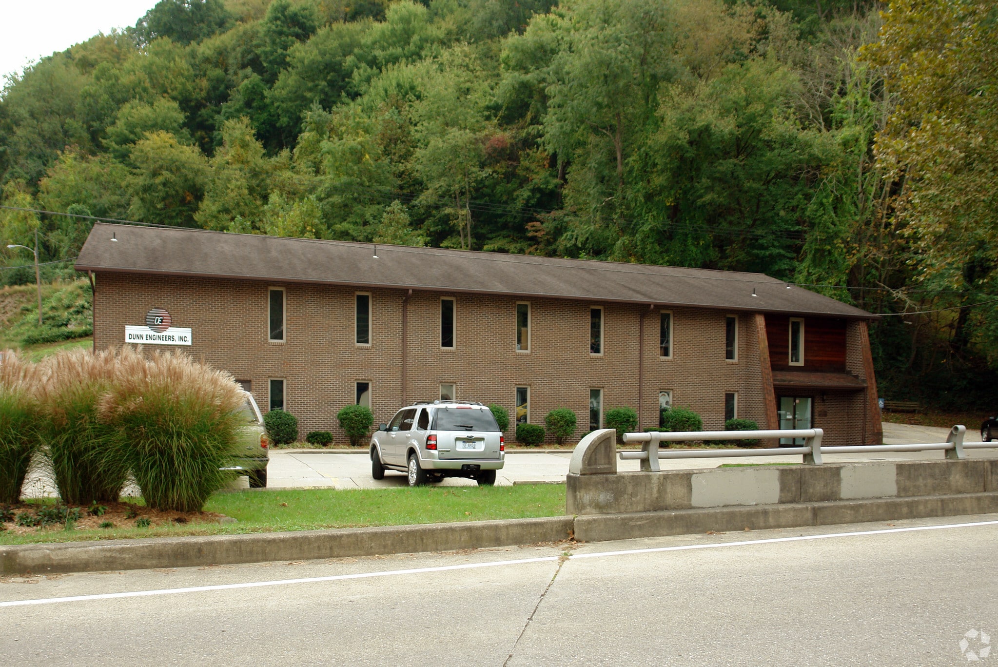 400 S Ruffner Rd, Charleston, WV for lease Primary Photo- Image 1 of 13