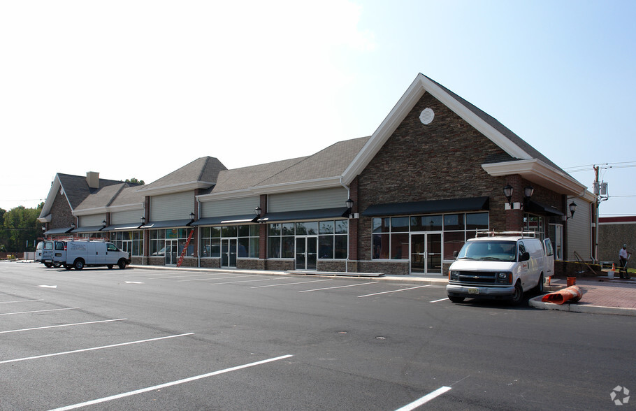 456 Elizabeth Ave, Franklin Township, NJ for lease - Primary Photo - Image 1 of 2