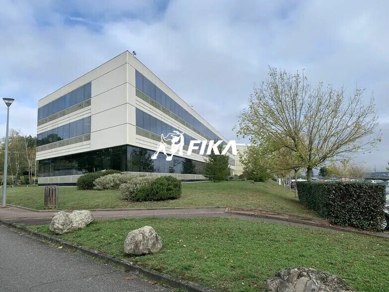 Office in Toulouse for lease - Building Photo - Image 1 of 31