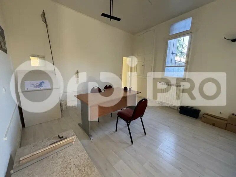 Office in Compiègne for lease Interior Photo- Image 1 of 6