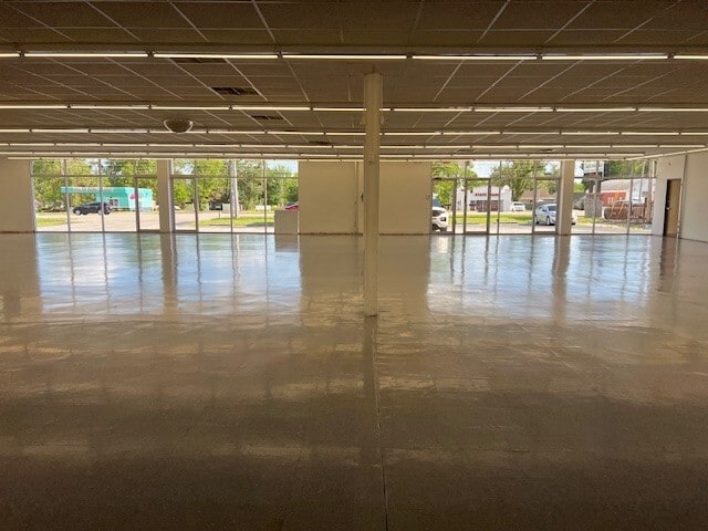 2869 W Chestnut Expy, Springfield, MO for lease - Building Photo - Image 2 of 5