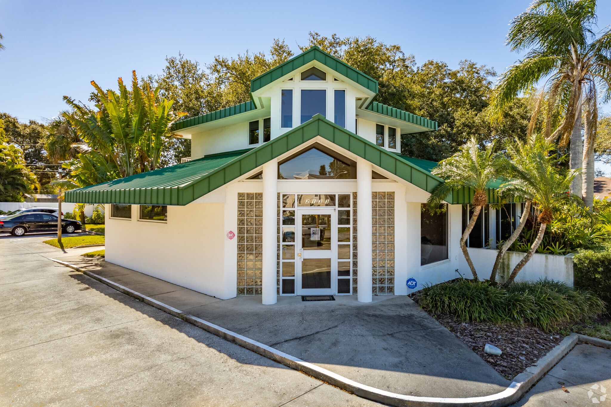 2133 Indian Rocks Rd S, Largo, FL for sale Primary Photo- Image 1 of 1