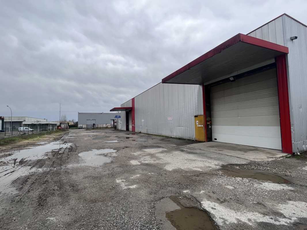Flex in Bordeaux for lease Building Photo- Image 1 of 15