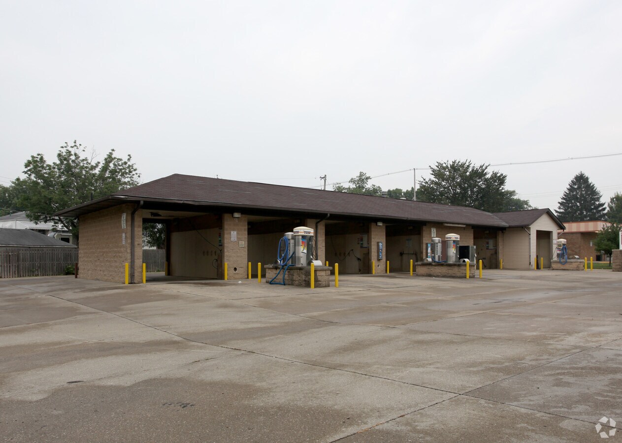 2820 Valleyview Dr, Columbus, OH 43204