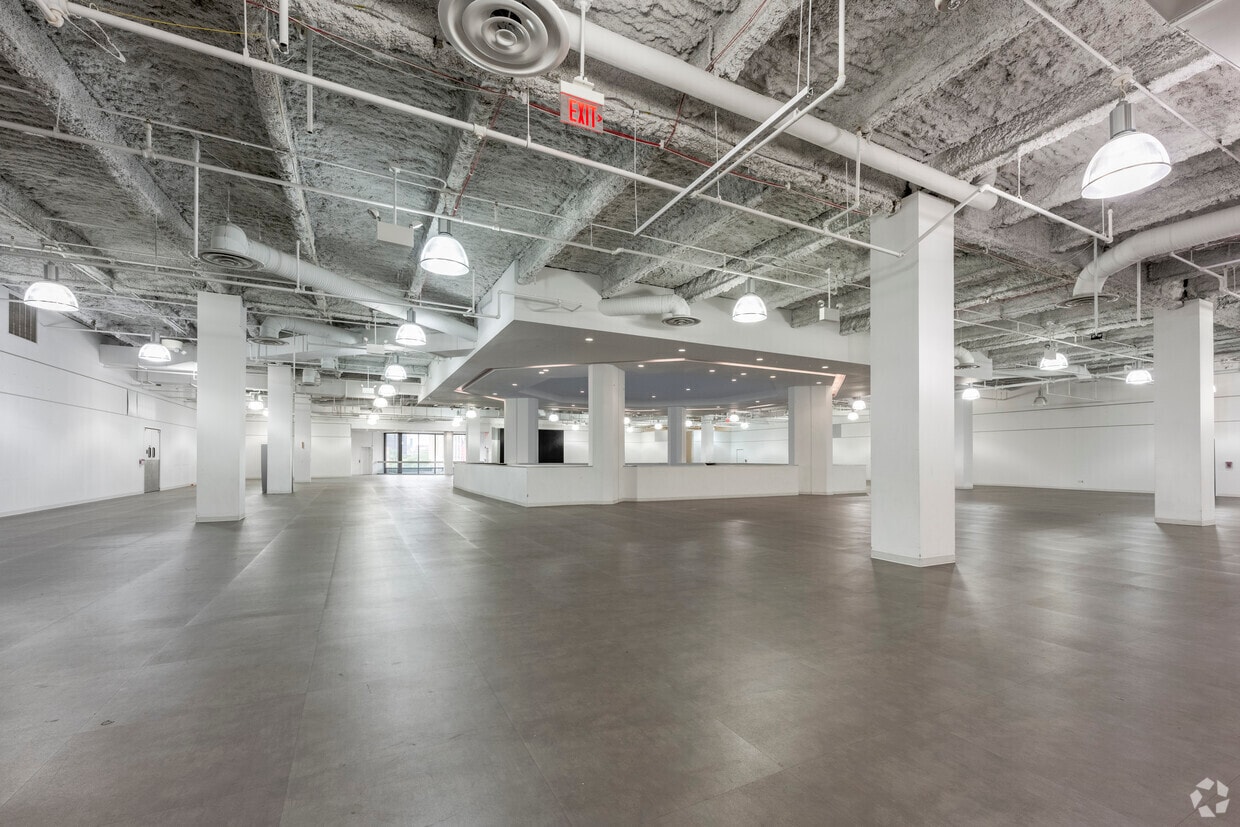 100 Greyrock Pl, Stamford, CT for lease Building Photo- Image 1 of 6