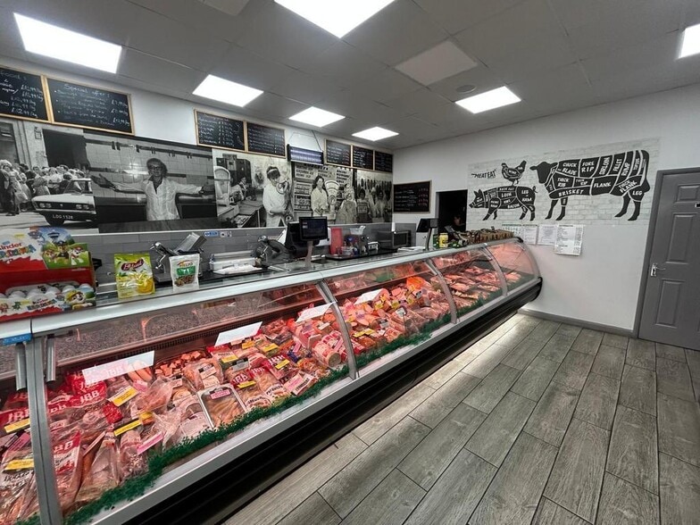 237 Imperial Dr, Harrow for lease - Building Photo - Image 2 of 10