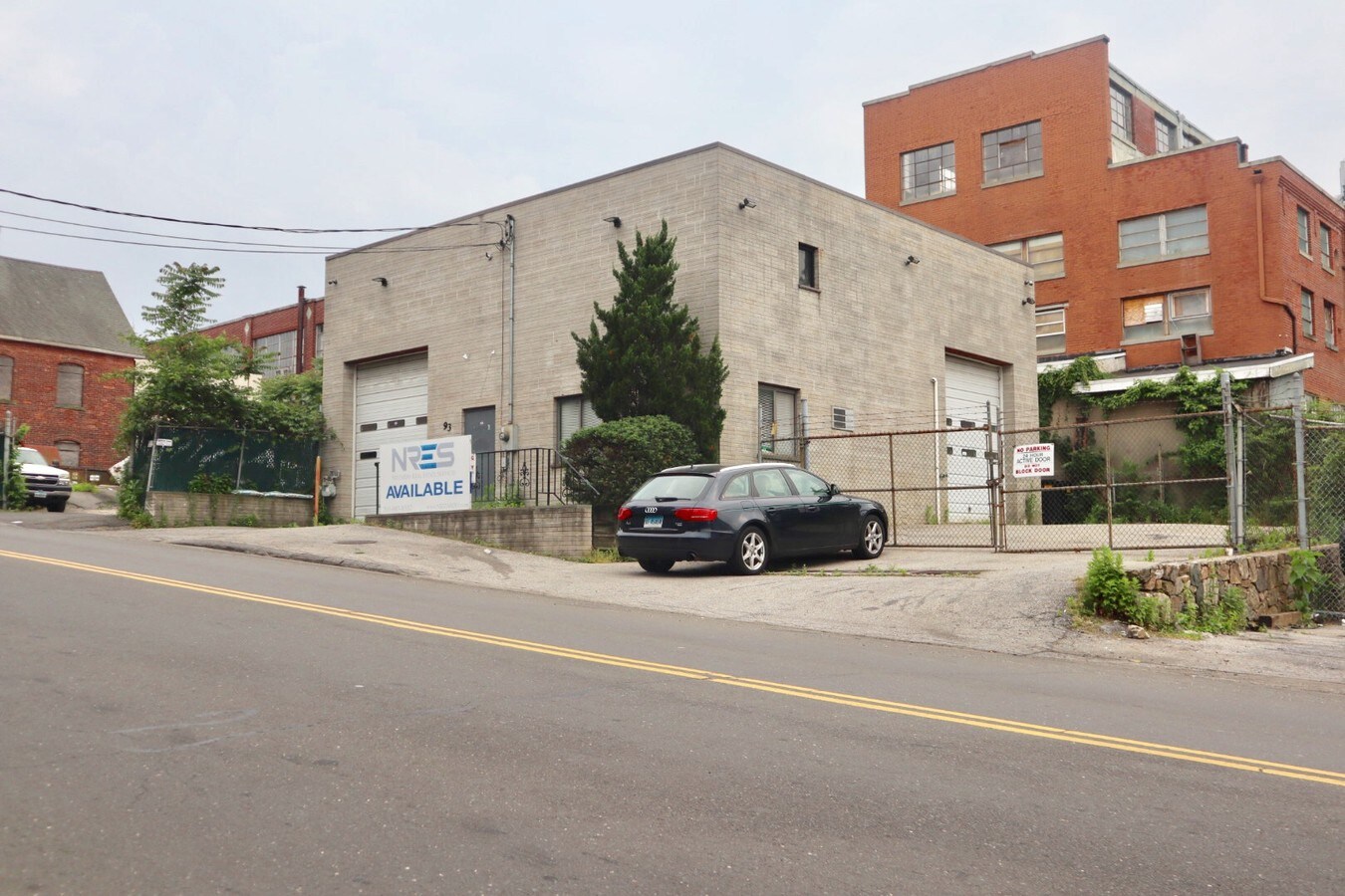 93 Research Dr, Stamford, CT 06906