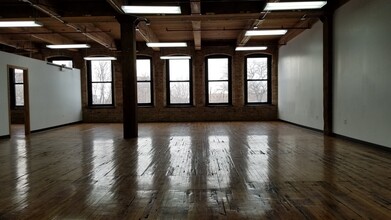 1100 W Cermak Rd, Chicago, IL for lease Interior Photo- Image 2 of 2