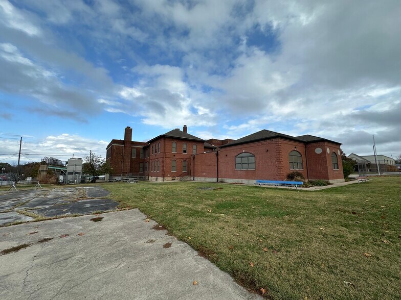 1100 E Kearney St, Springfield, MO for sale - Building Photo - Image 2 of 20