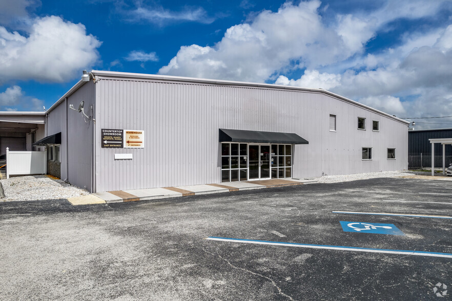 4500 Carmichael Ave, Sarasota, FL for lease - Building Photo - Image 1 of 9