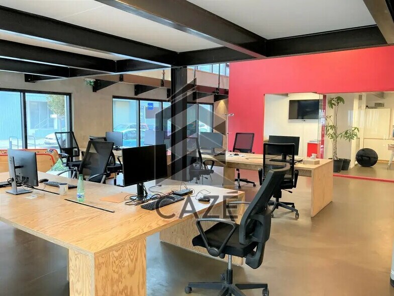 Office in Bordeaux for sale - Interior Photo - Image 1 of 6