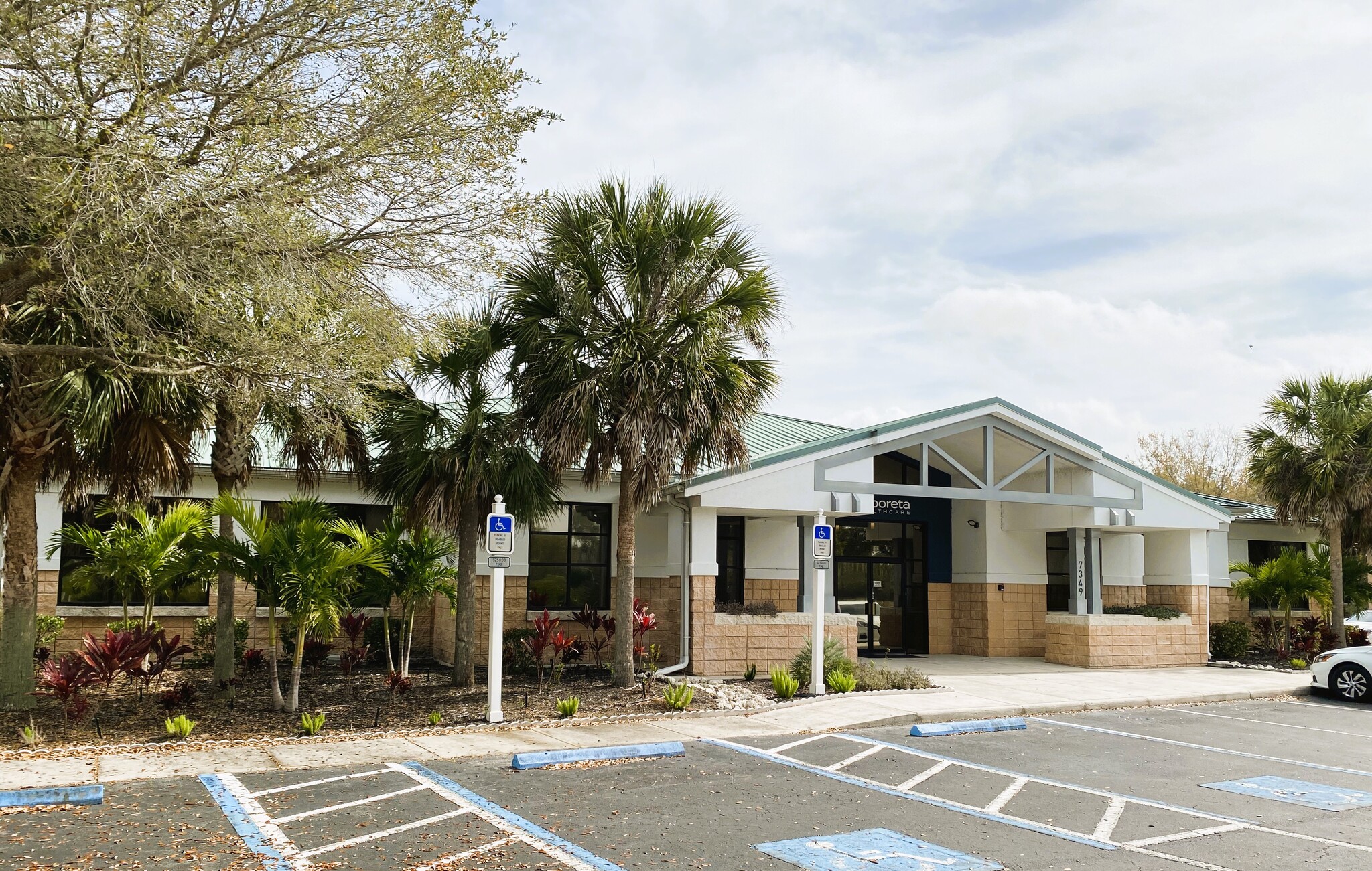 7349 Merchant Ct, Sarasota, FL for lease Building Photo- Image 1 of 28