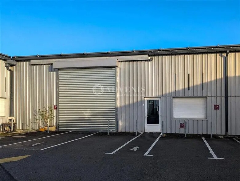 Flex in Saint-Malo for lease - Building Photo - Image 1 of 4