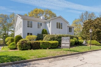 33 College Hill Rd, Warwick, RI for lease Building Photo- Image 1 of 25